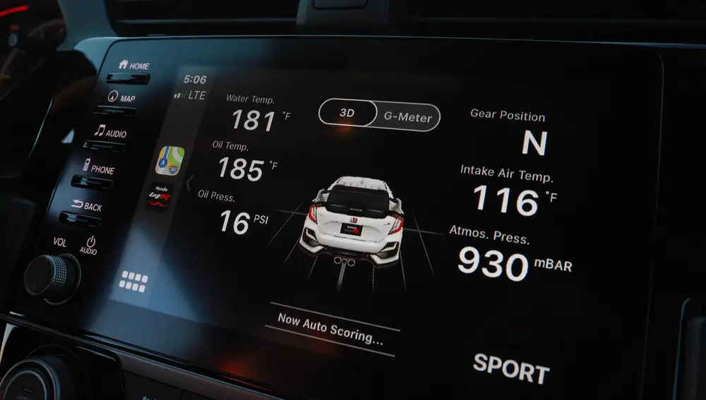 La aplicación puede dar información sobre las marchas, las temperaturas o las presiones, visible directamente en la pantalla del coche