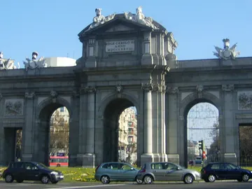 Confinamiento en Madrid: estos son los documentos que necesitas para circular en coche Confinamiento en Madrid: estos son los documentos que necesitas para circular en coche