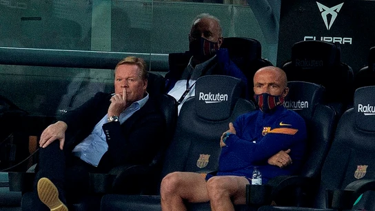 Ronald Koeman, en el banquillo del Camp Nou Ronald Koeman, en el banquillo del Camp Nou