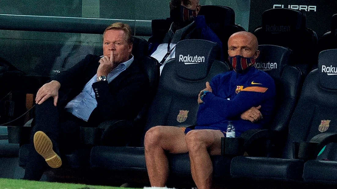 Ronald Koeman, en el banquillo del Camp Nou