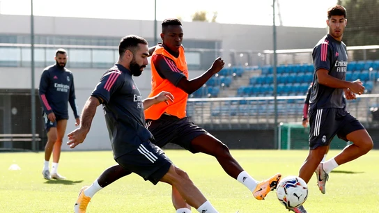 Dani Carvajal, emparejado con Vinicius en un entrenamiento Dani Carvajal, emparejado con Vinicius en un entrenamiento