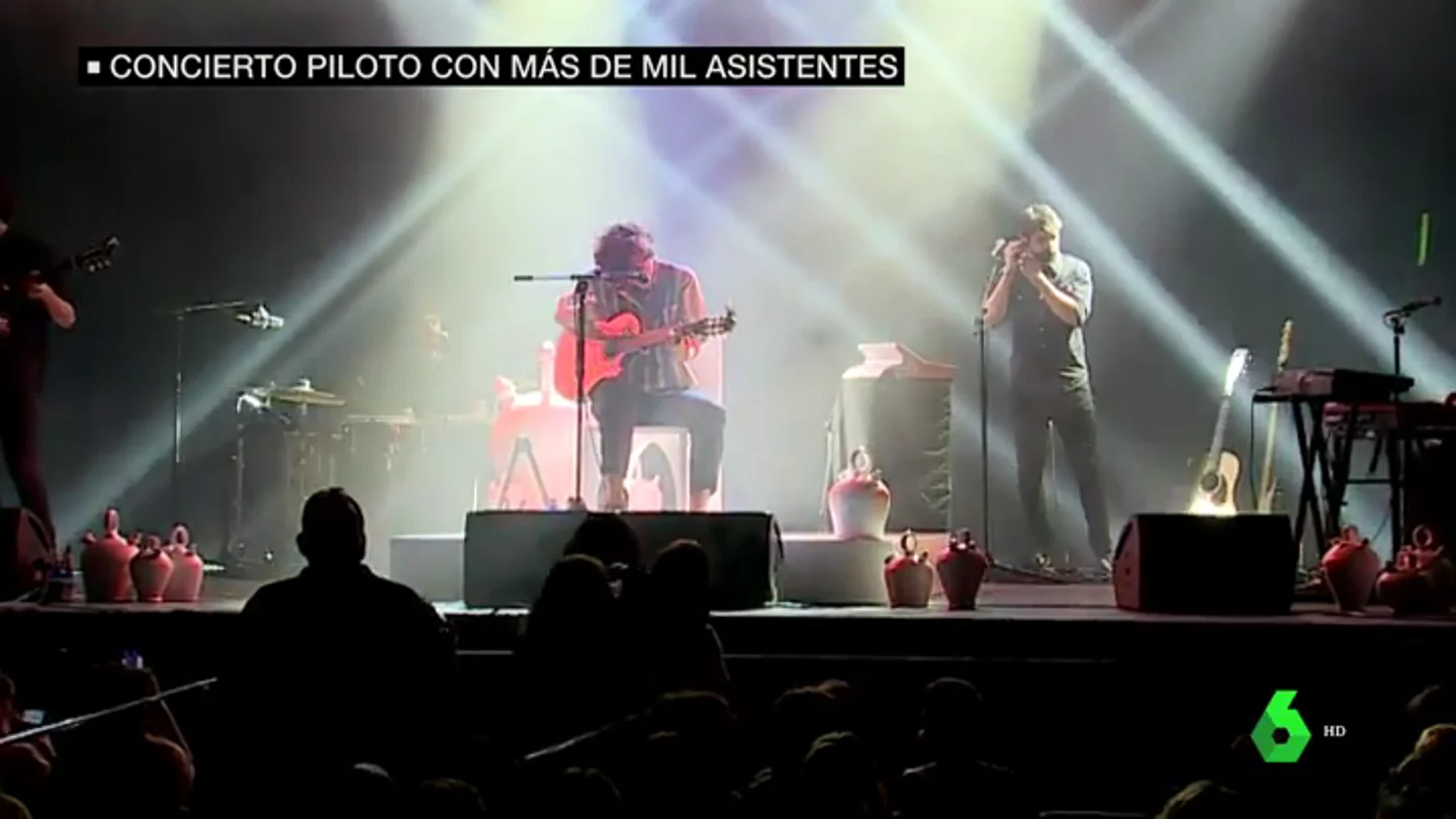 Imagen de archivo de un concierto con público Imagen de archivo de un concierto con público