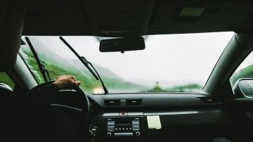Conductor al volante