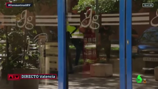 La Generalitat envía a la Policía al colegio mayor de Valencia para investigar la fiesta universitaria del brote de COVID La Generalitat envía a la Policía al colegio mayor de Valencia para investigar la fiesta universitaria del brote de COVID