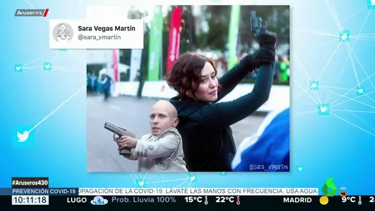 La fotografía de Isabel Díaz Ayuso empuñando un arma de la que todo el mundo habla La fotografía de Isabel Díaz Ayuso empuñando un arma de la que todo el mundo habla