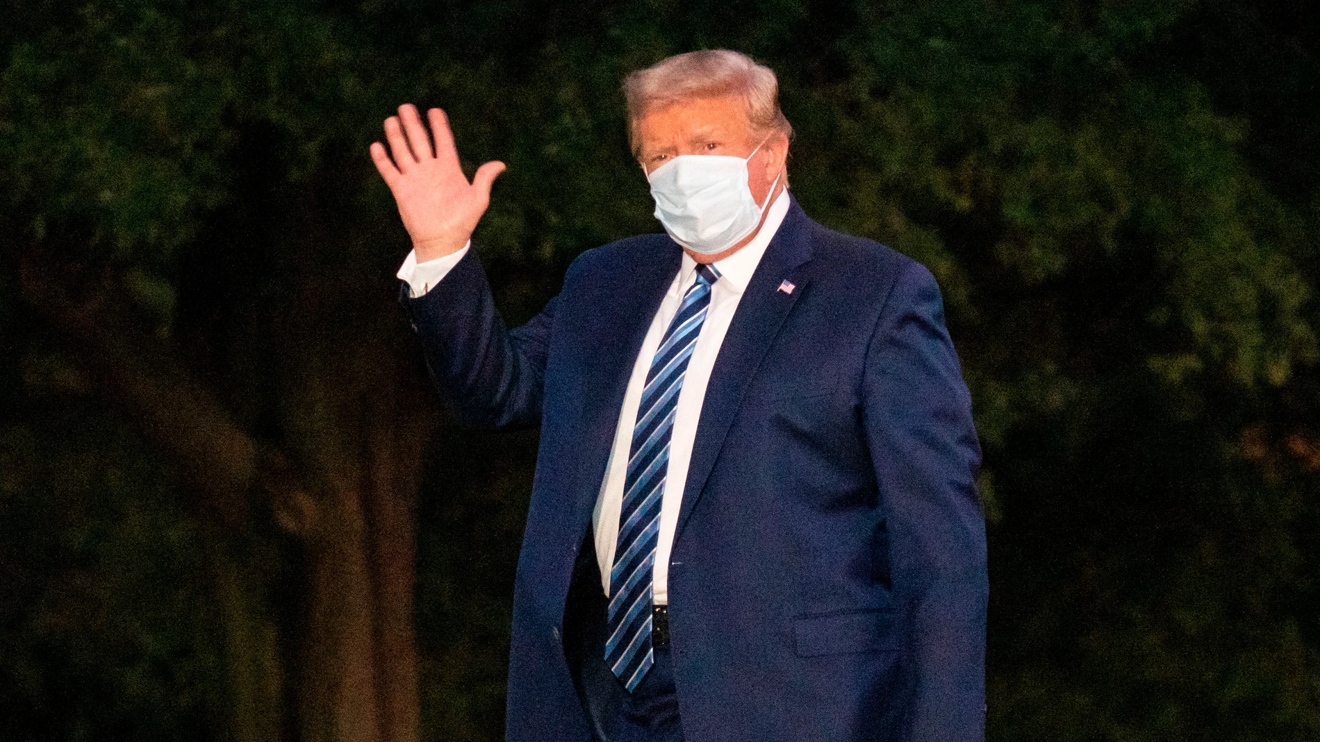 Donald Trump, a su salida del hospital