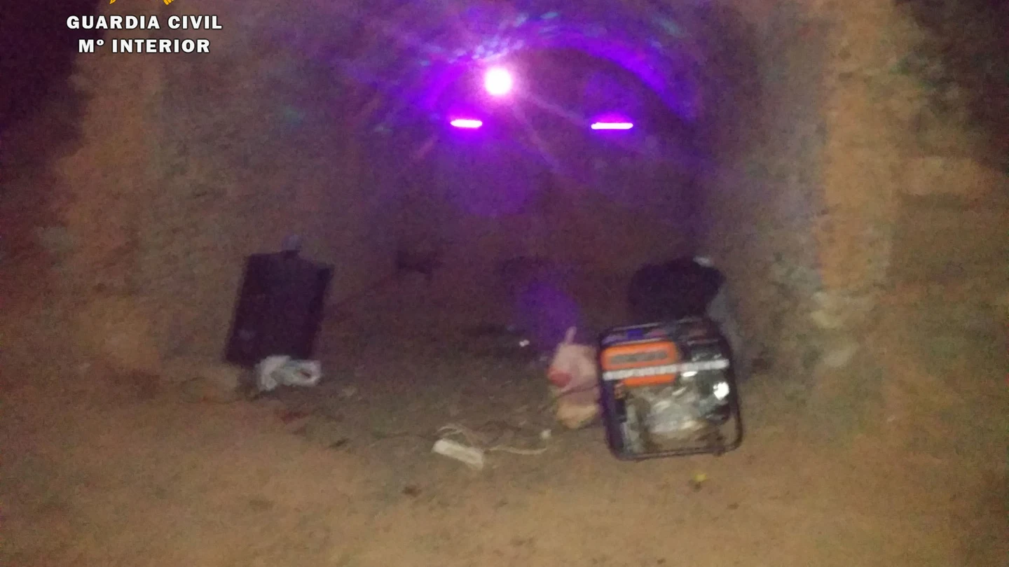 'Rave' ilegal desalojada en La Rioja 'Rave' ilegal desalojada en La Rioja