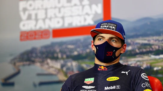 Max Verstappen, en rueda de prensa Verstappen ficho por Red Bull con la promesa de luchar por el titulo, pero Mercedes sigue siendo superior