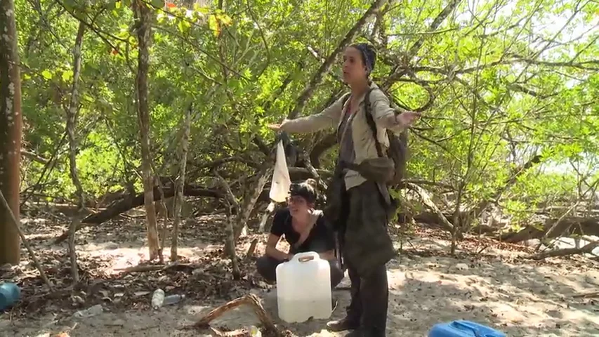 Silvia empieza a caldear el ambiente antes de la expedición: "¡Qué ganas de llegar a la playa y que os den por culo a todas!"