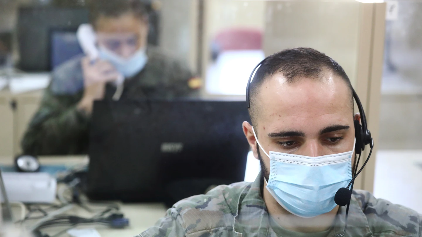 Militares del equipo de rastreadores en acción Militares del equipo de rastreadores en acción