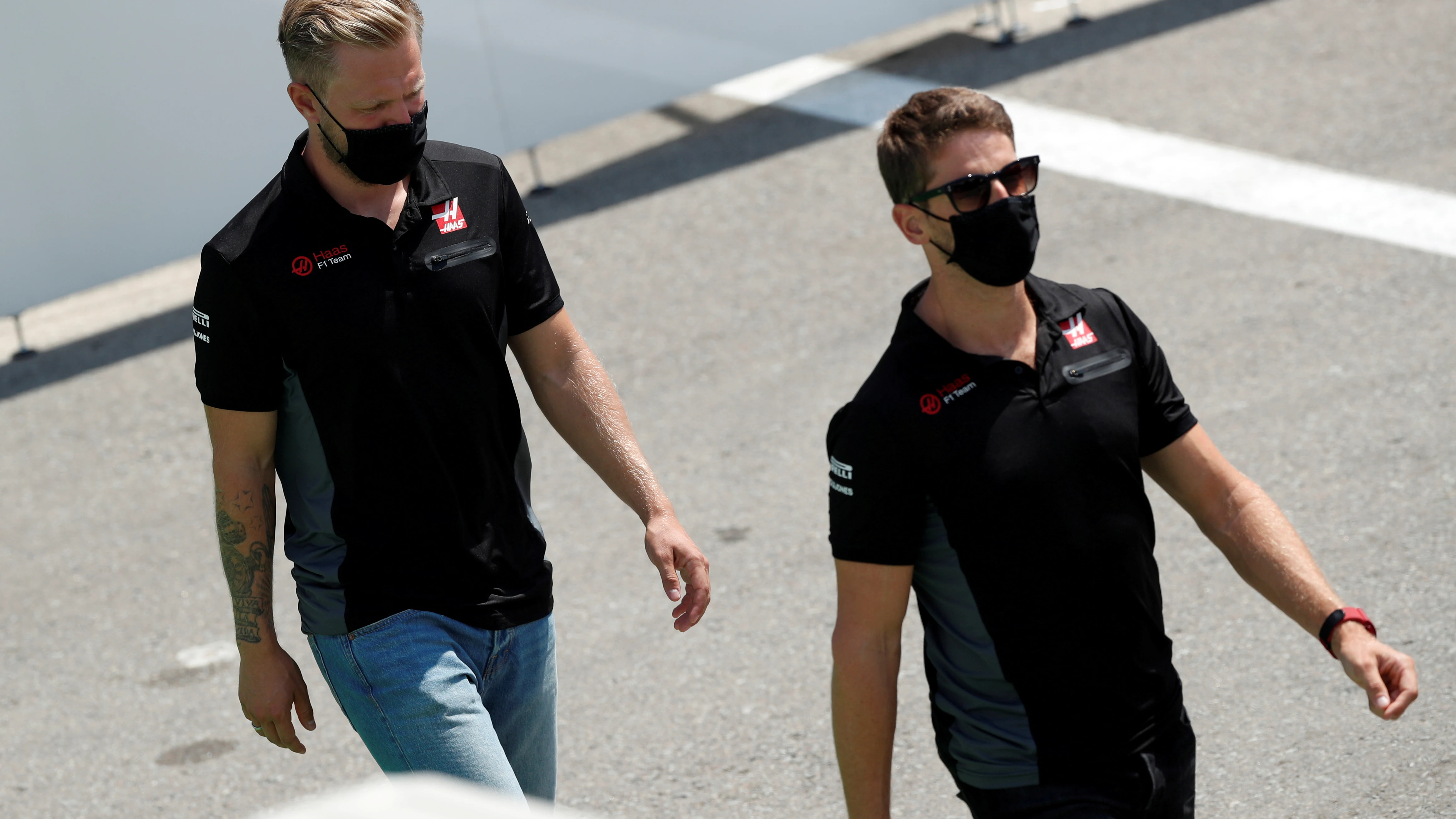 Grosjean y Magnussen, pilotos de Haas F1 Team Ambos pilotos finalizan su fichaje con el equipo esta temporada
