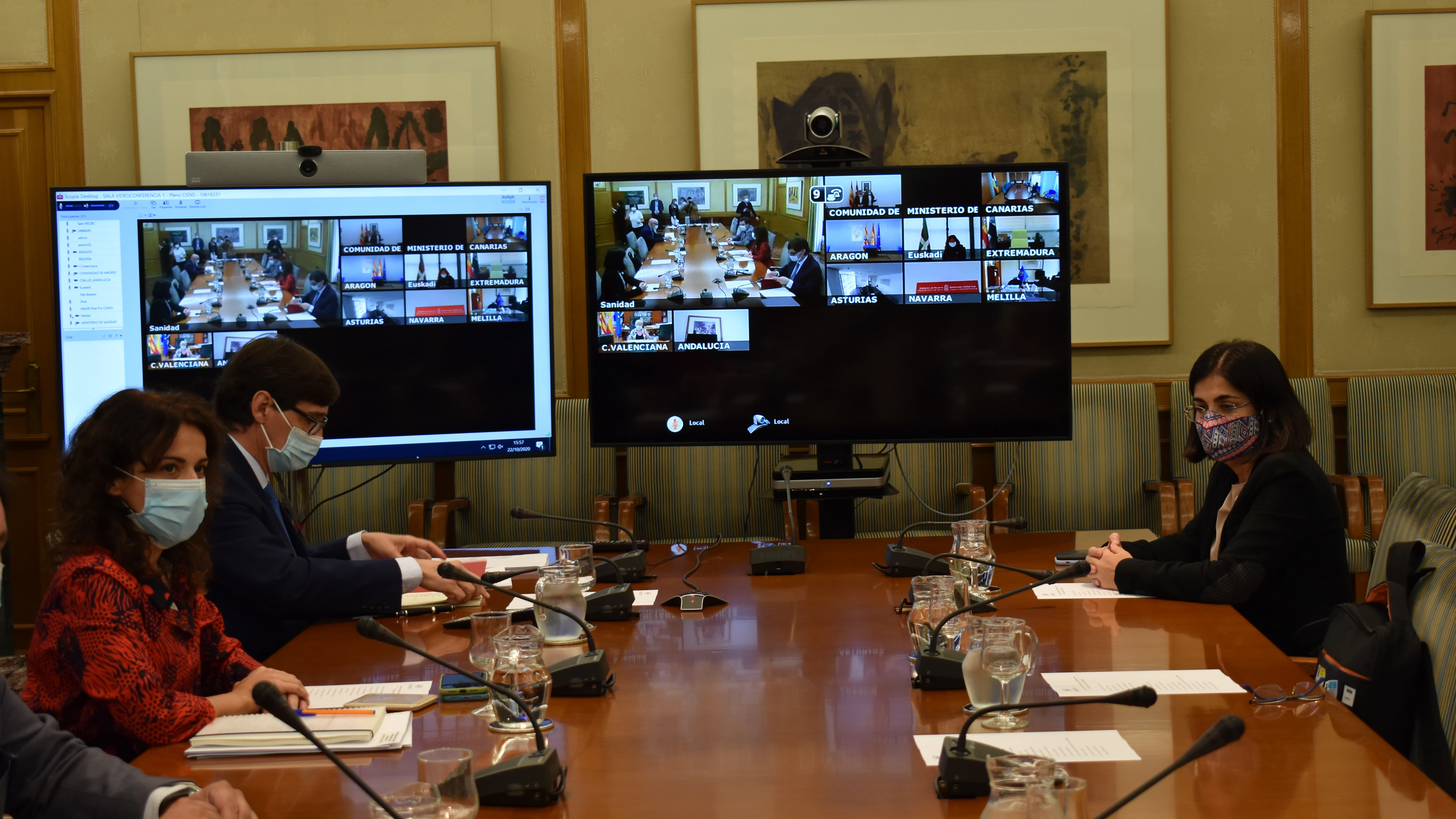 El ministro de Sanidad, Salvador Illa, y la ministra de Política Territorial, Carolina Darias, en la reunión del Consejo Interterritorial de Salud