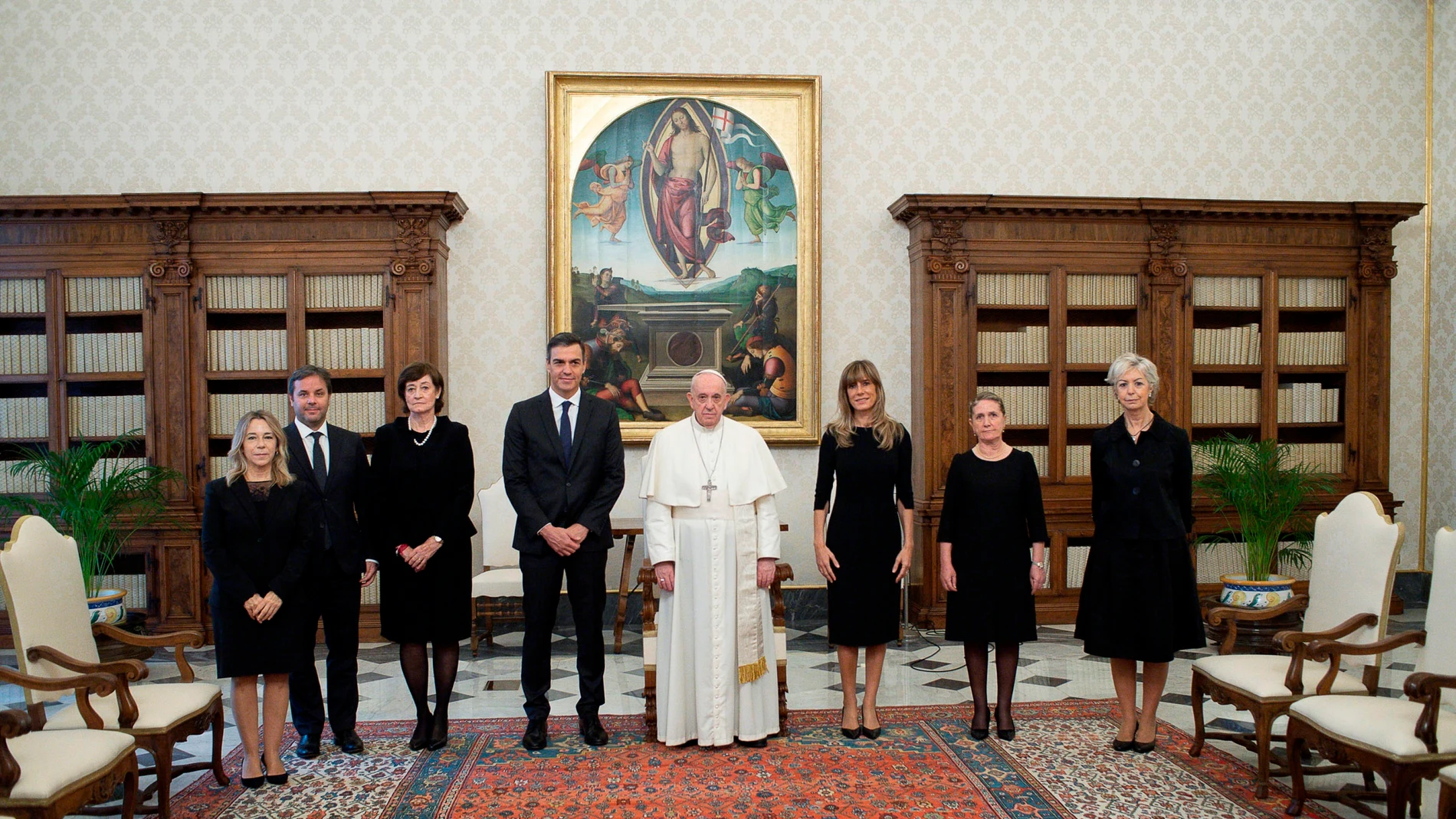 Imagen de la reunión entre Pedro Sánchez y el papa Francisco en el Vaticano