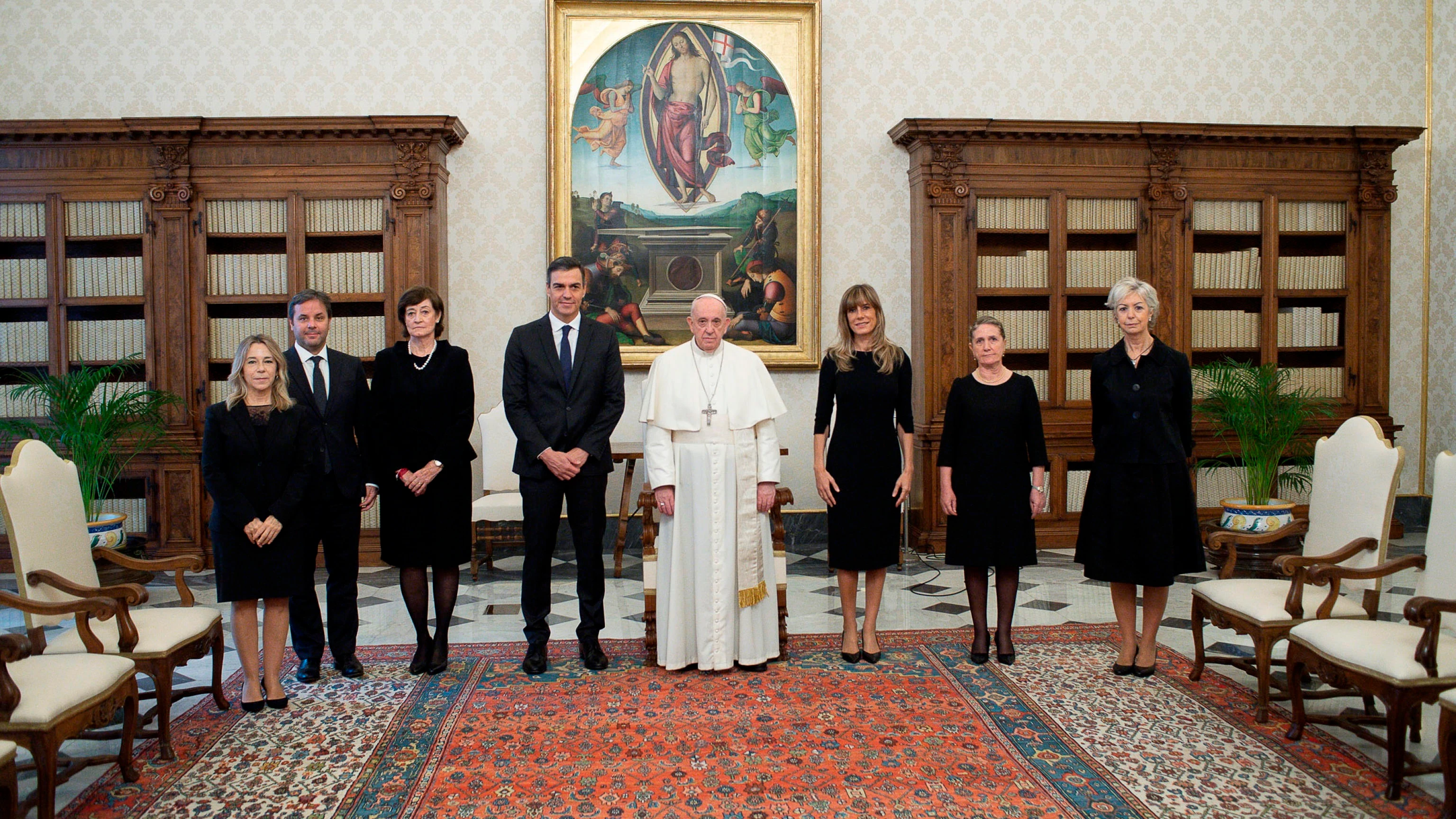 Imagen de la reunión entre Pedro Sánchez y el papa Francisco en el Vaticano