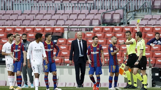 Munuera muestra amarilla a Jordi Alba Munuera muestra amarilla a Jordi Alba