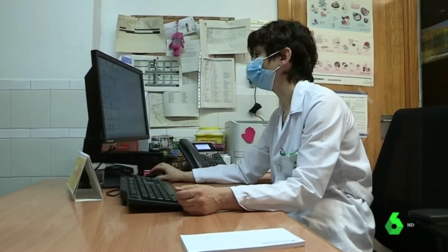 La otra pandemia: crece el número de sanitarios que renuncia a su puesto en España y se marcha al extranjero La otra pandemia: crece el número de sanitarios que renuncia a su puesto en España y se marcha al extranjero