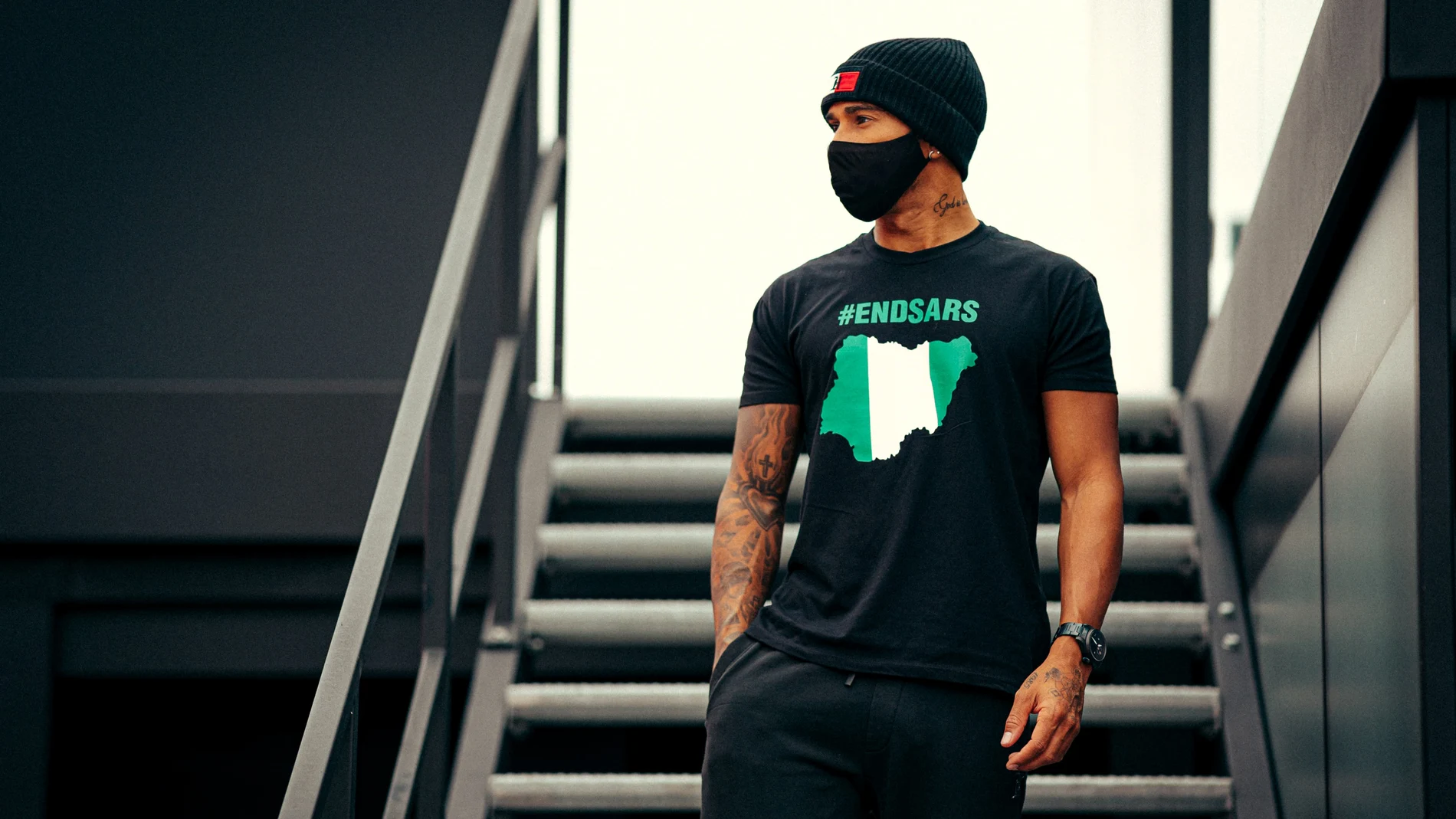 Lewis Hamilton y su nueva camiseta reivindicativa