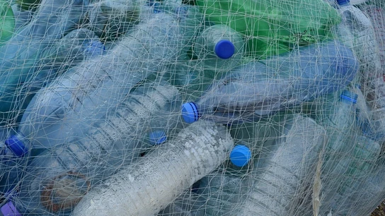 Imagen de archivo de botellas de plástico Imagen de archivo de botellas de plástico