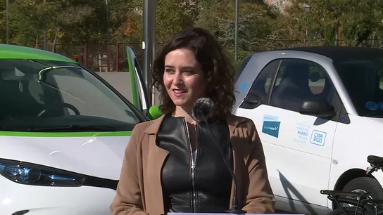 Ayuso, tras la polémica por el nuevo hospital: "Podría decir cualquier cosa para salvar una entrevista, prefiero decir la verdad" Ayuso, tras la polémica por el nuevo hospital: "Podría decir cualquier cosa para salvar una entrevista, prefiero decir la verdad"