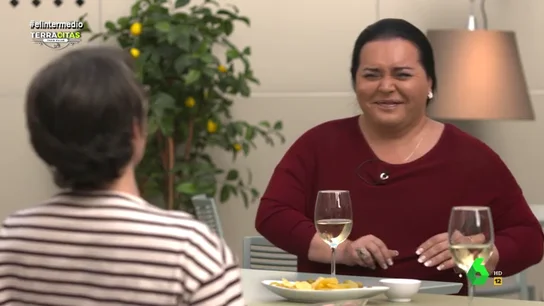 El sincero comentario de Falete en pleno brindis que desata las risas de Thais Villas: "El vino está más caliente que mi c***" El sincero comentario de Falete en pleno brindis que desata las risas de Thais Villas: "El vino está más caliente que mi c***"