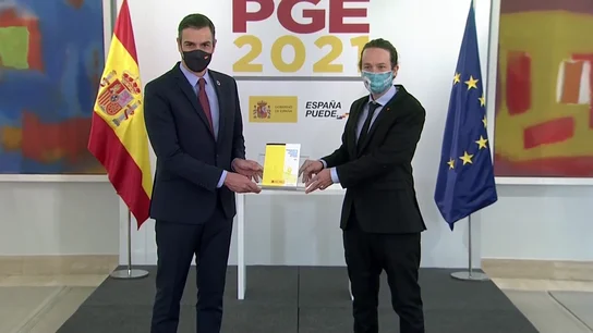 Pedro Sánchez y Pablo Iglesias presentan los PGE Pedro Sánchez y Pablo Iglesias presentan los PGE