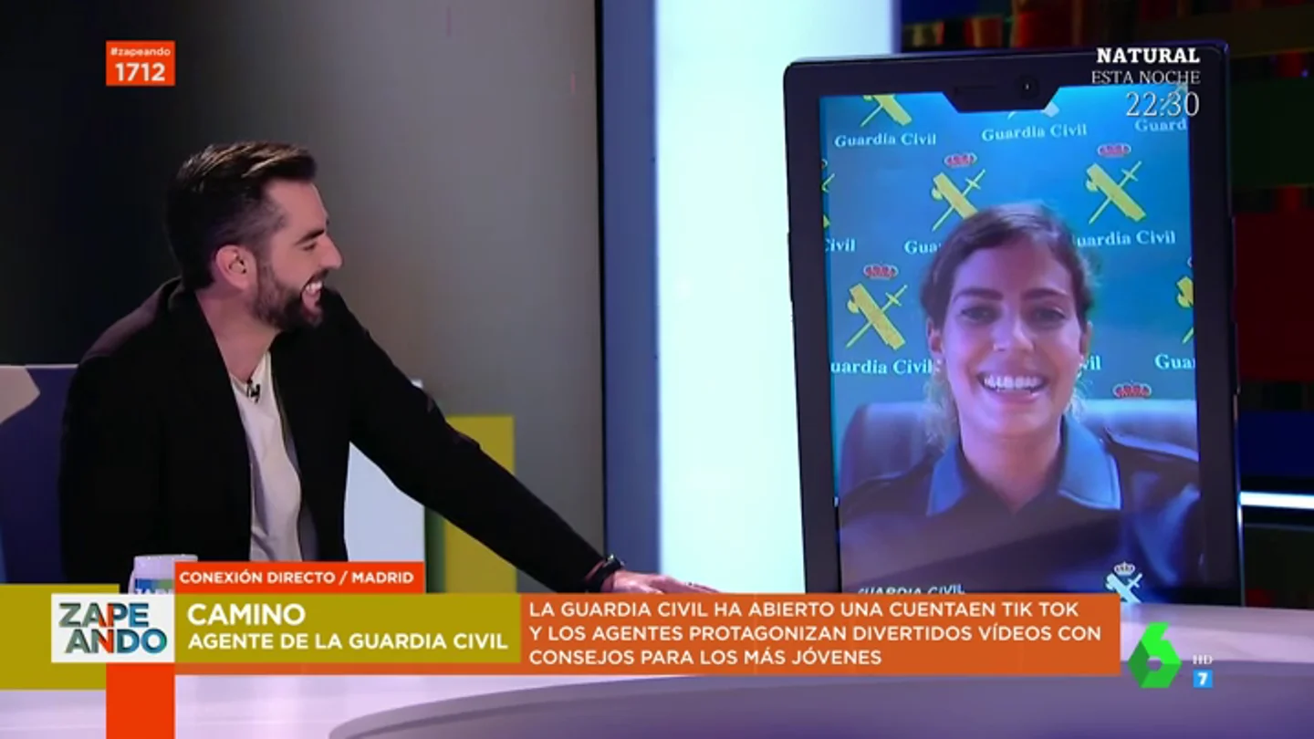 Camino, la agente protagonista de los virales Tik Tok de la Guardia Civil Camino, la agente protagonista de los virales Tik Tok de la Guardia Civil: "Halloween está muy cerca, seguidnos"
