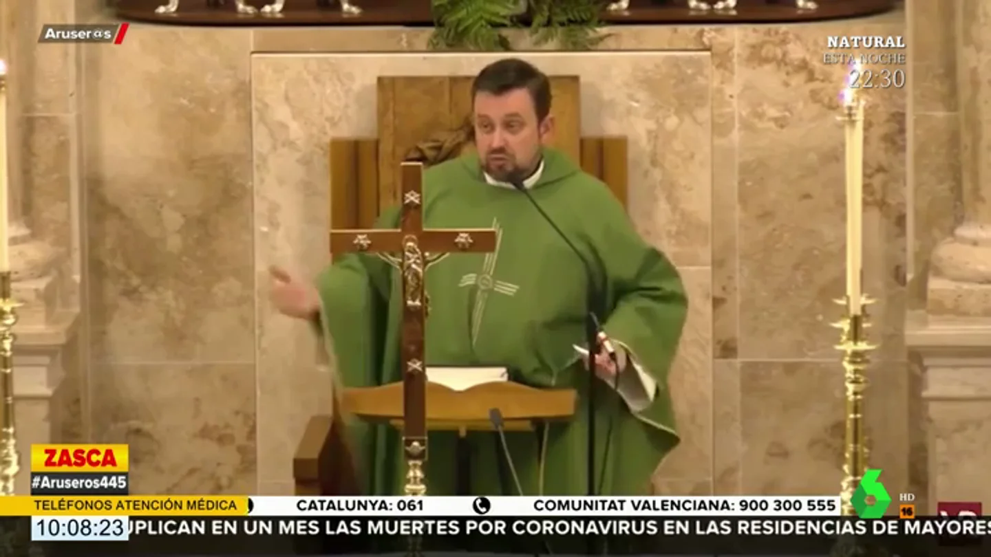 La nueva retahíla de reproches del cura de Valdepeñas a sus feligreses más tacaños: "La obra es de los que hemos puesto dinero" La nueva retahíla de reproches del cura de Valdepeñas a sus feligreses más tacaños: "La obra es de los que hemos puesto dinero"