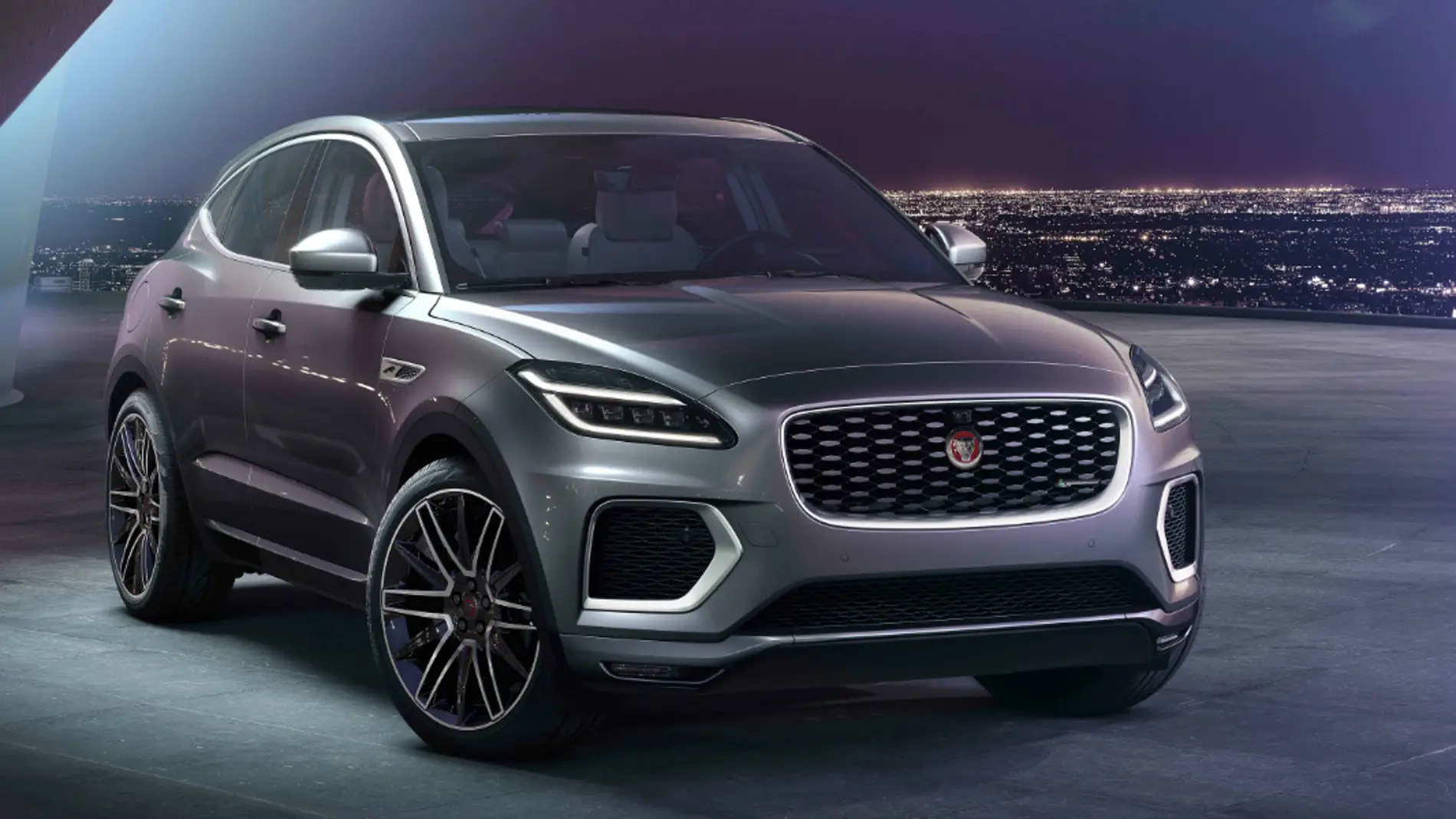 El E-Pace ha visto como su parte delantera sufre grandes cambios respecto a la versión anterior