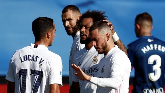 Eden Hazard 'celebra' un gol con sus compañeros Eden Hazard 'celebra' un gol con sus compañeros