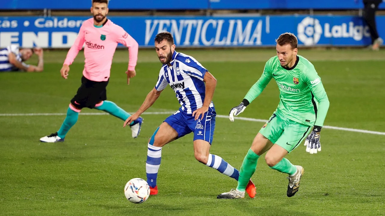 Luis Rioja bate a Neto ante la atenta mirada de Piqué