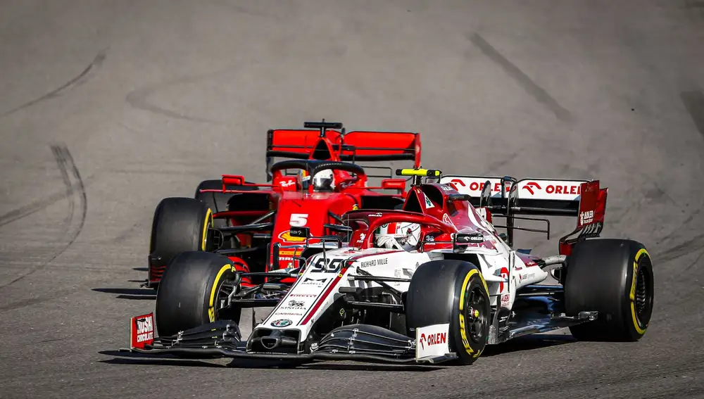 Alfa Romeo renueva a sus pilotos