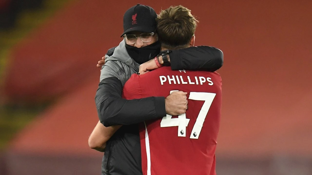 Klopp se abraza a Phillips