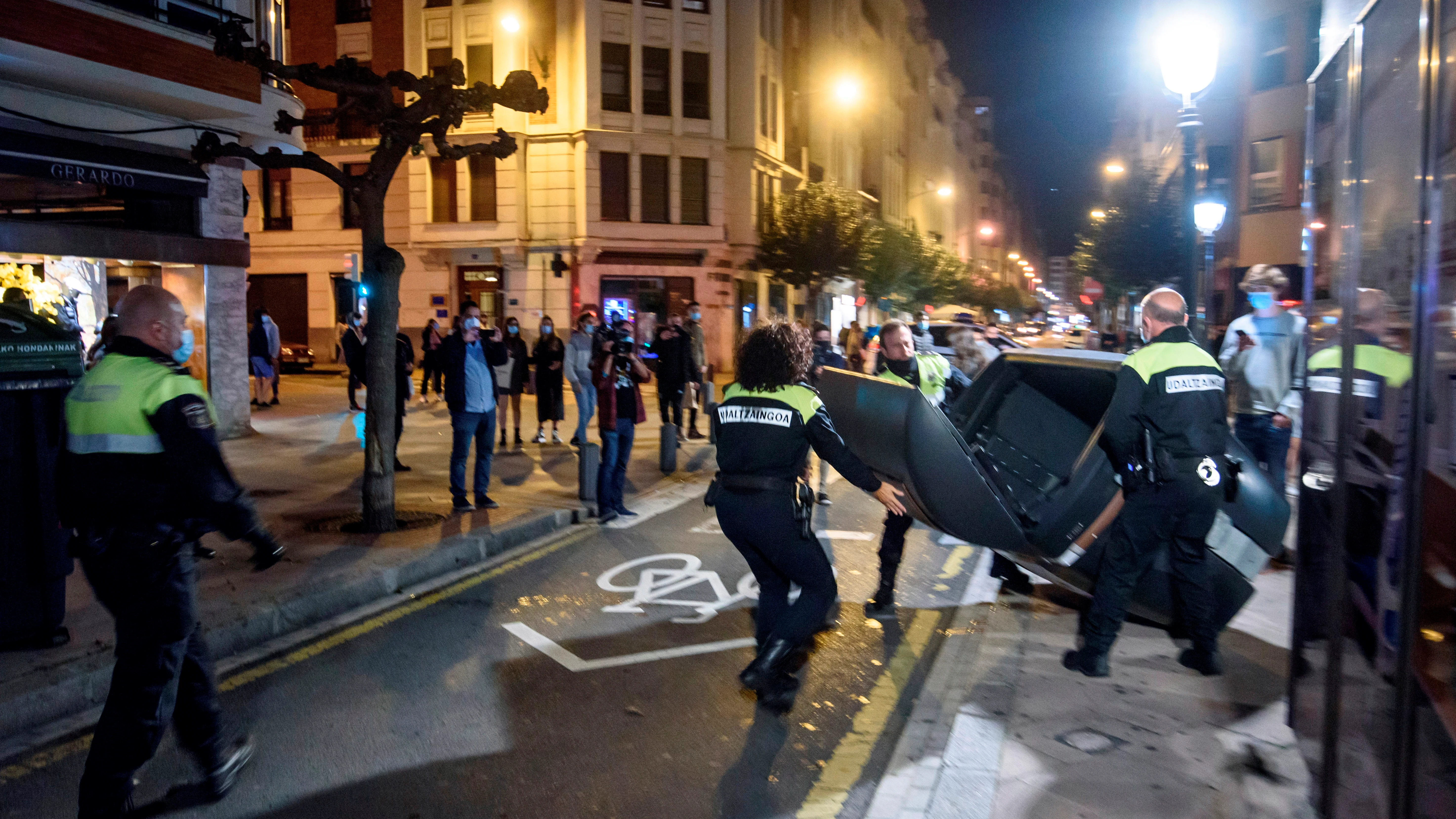 Disturbios en Santander por el toque de queda