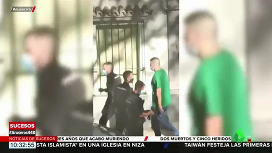 "¡Llevo una cabeza!", así sembró el terror en las calles de Huelva el hombre que decapitó a un vecino "¡Llevo una cabeza!", así sembró el terror en las calles de Huelva el hombre que decapitó a un vecino