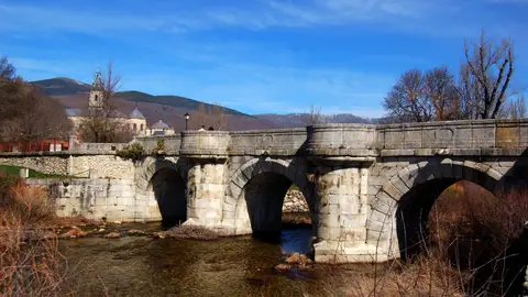 Puente del Perdón sobre el Río Lozoya Puente del Perdón sobre el Río Lozoya
