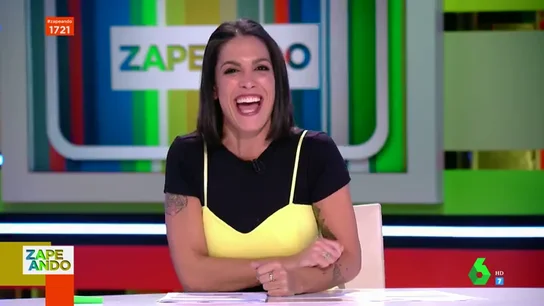 ¿Es Lorena Castell la mayor fan de la Navidad? Así es su repertorio de villancicos que deja alucinado a Dani Mateo ¿Es Lorena Castell la mayor fan de la Navidad? Así es su repertorio de villancicos que deja alucinado a Dani Mateo