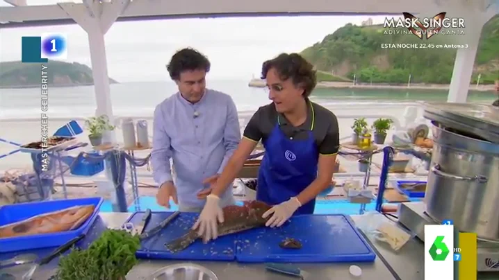 El divertido mal rato de Josie al limpiar un mero de ocho kilos en Masterchef: "El Cantábrico se ha venido contra mí"