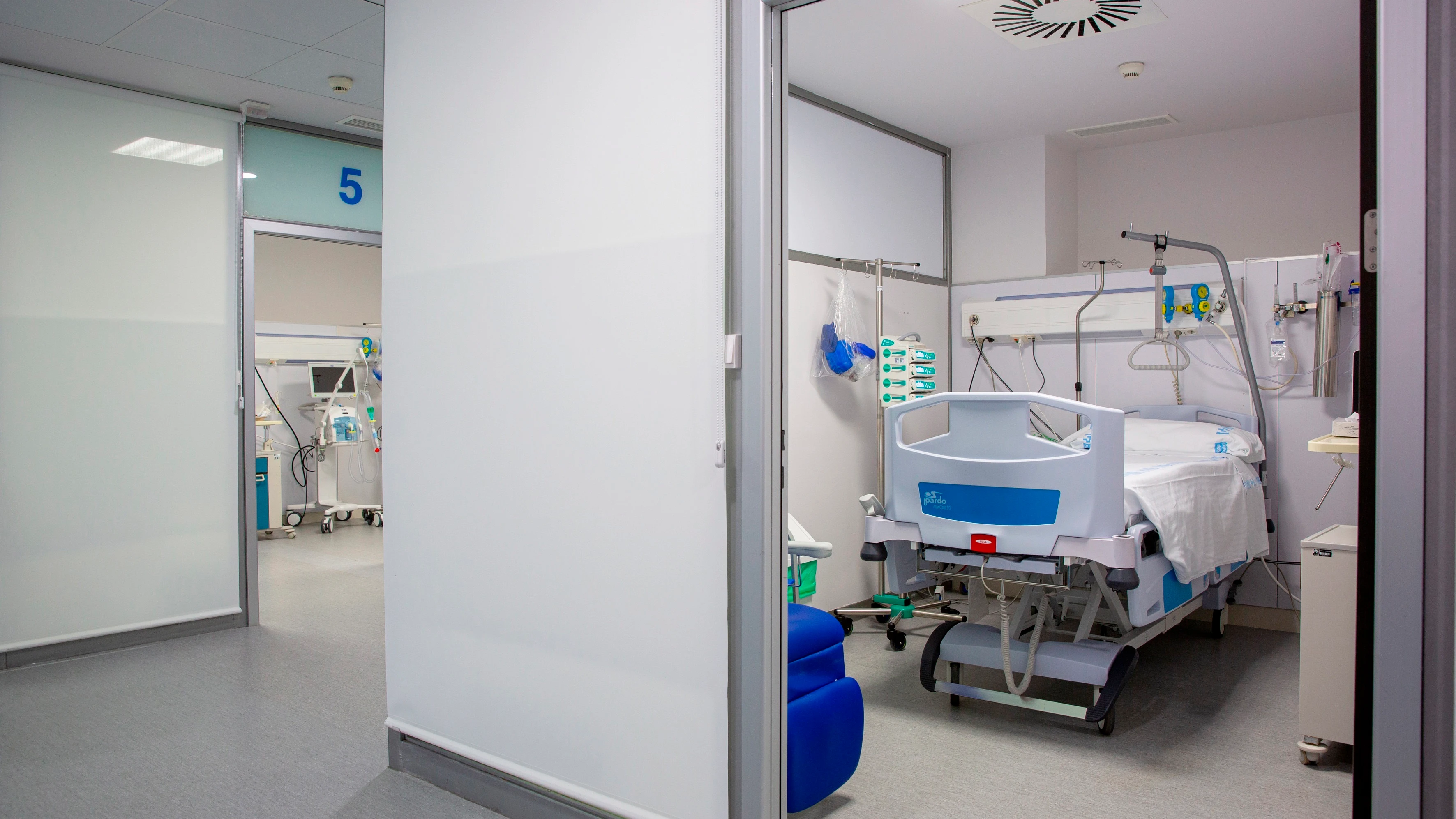 Uno de los módulos de la unidad polivalente de críticos del Hospital San Pedro de Logroño.