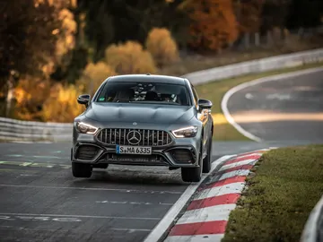 Con esta nueva vuelta, Mercedes arrebata el mejor crono del segmento a Porsche Con esta nueva vuelta, Mercedes arrebata el mejor crono del segmento a Porsche