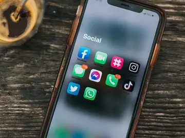 Redes sociales en un móvil Redes sociales en un móvil
