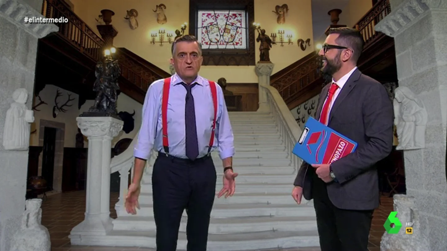 El susto de Wyoming al ver un busto de Franco en su 'visita' en el Pazo de Meirás: "¡Qué realismo, parece que te va a fusilar!" El susto de Wyoming al ver un busto de Franco en su 'visita' en el Pazo de Meirás: "¡Qué realismo, parece que te va a fusilar!"