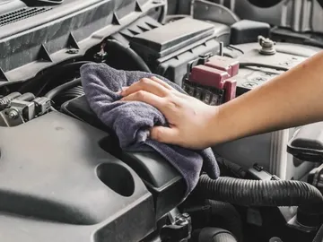 Limpiar el motor del coche Limpiar el motor del coche