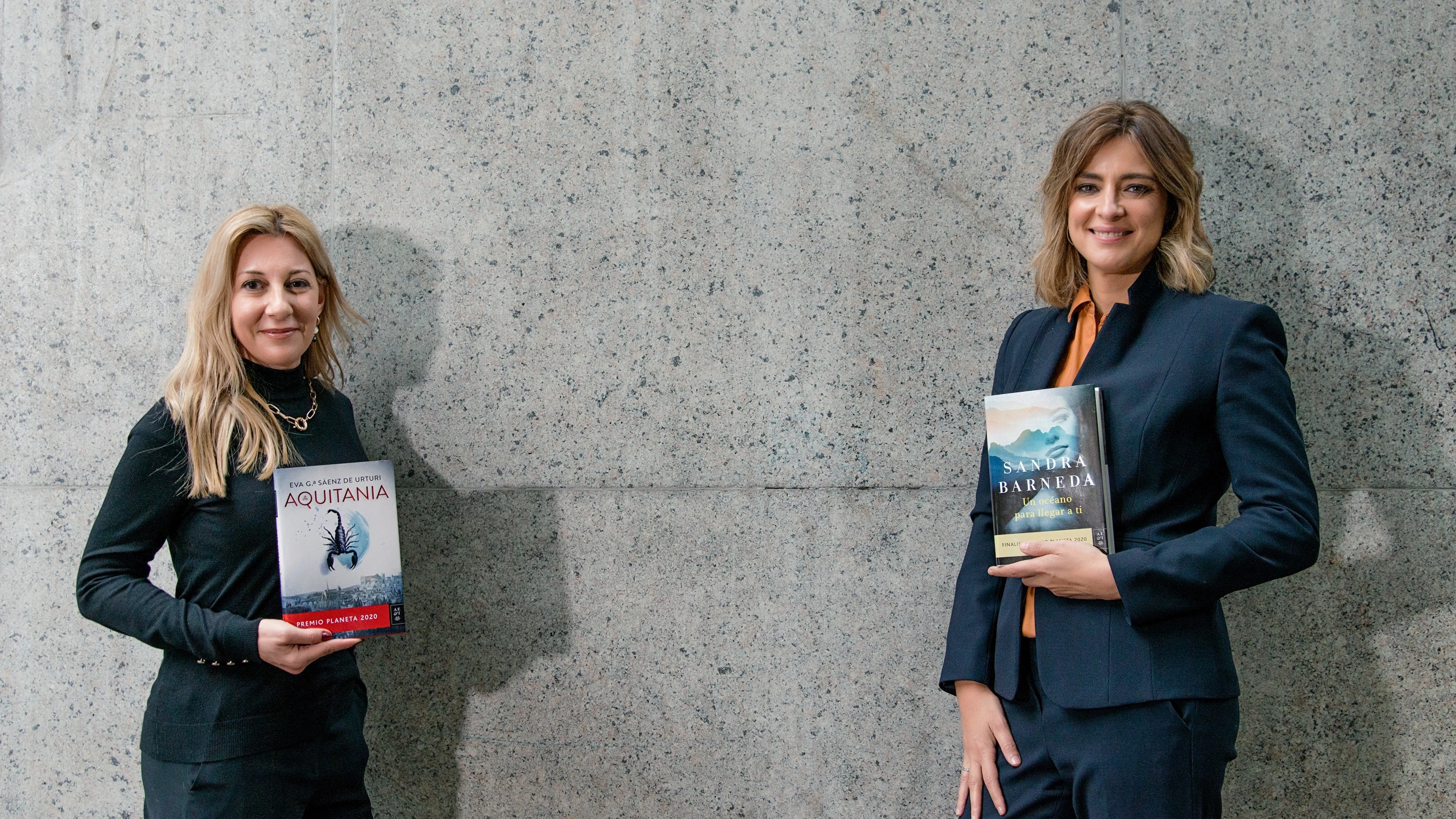 Eva Garc&iacute;a S&aacute;enz de Urturi y Sandra Barneda