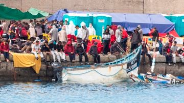 La desoladora situación en Arguineguín: migrantes hacinados, sin condiciones de higiene ni cobertura jurídica