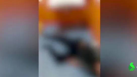 Italia: hallan un cadáver en el baño de un hospital saturado Italia: hallan un cadáver en el baño de un hospital saturado