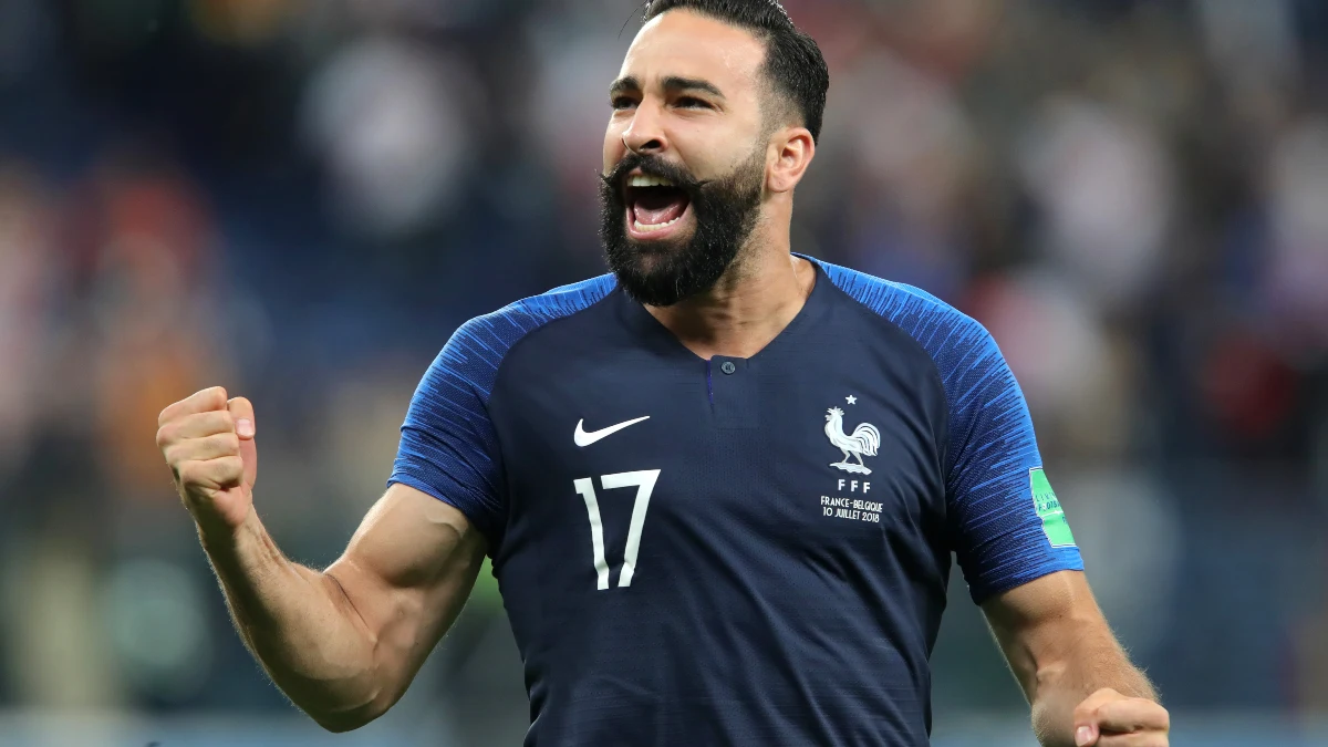 Adil Rami, con Francia