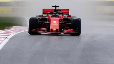 Sebastian Vettel subió al podio Sebastian Vettel subió al podio