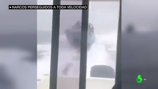 Impactante persecución a una narcolancha en el Estrecho: así se vivió desde la perspectiva de los detenidos Impactante persecución a una narcolancha en el Estrecho: así se vivió desde la perspectiva de los detenidos