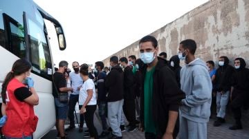 Realojados más de 100 migrantes liberados en Gran Canaria