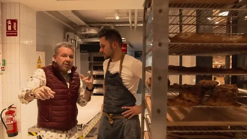 ¿Te lo vas a comer? se cuela en una panadería para grabar el proceso que sigue el pan de masa madre